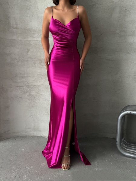 Rochie eleganta lunga cu bretele din strasuri