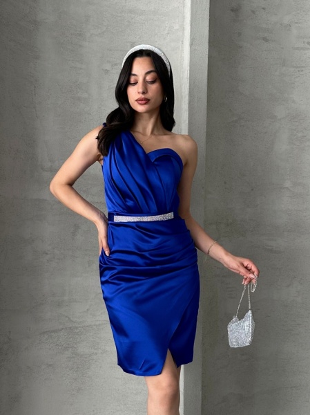 Rochie eleganta scurta cu accesoriu curea