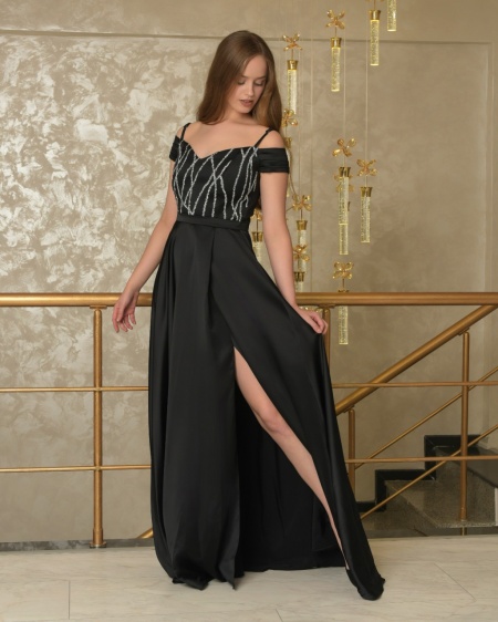 Rochie eleganta dama lunga din satin accesorizata cu strasuri