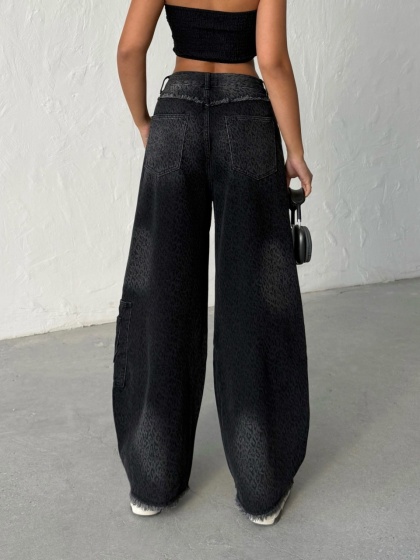 Blugi evazati cu print animal - Img 3