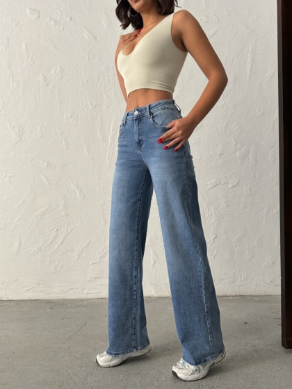 Blugi evazati cu rupturi la spate - Img 4