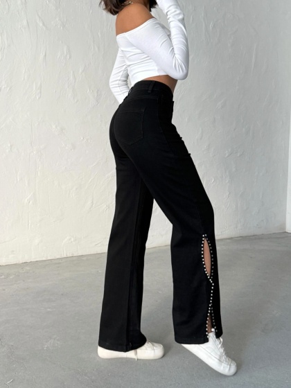 Blugi evazati elastici accesorizati cu perlute - Img 1