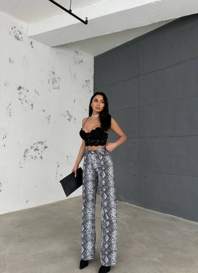 Blugi evazati print animal - Img 4