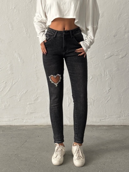 Blugi mom fit elastici cu detaliu inima