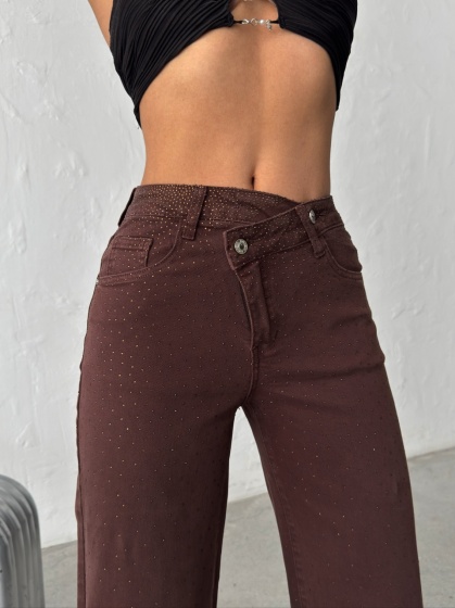 Blugi wide leg cu aplicatii din strasuri si talie asimetrica