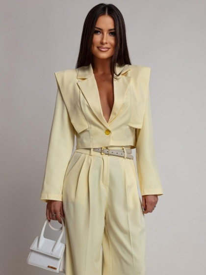 Costum cu pantalon evazat si sacou scurt - Img 3
