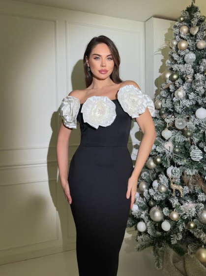 Rochie eleganta lunga cu detalii flori