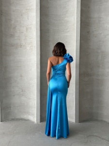 Rochie eleganta lunga din satin cu accesoriu pampon - Img 7
