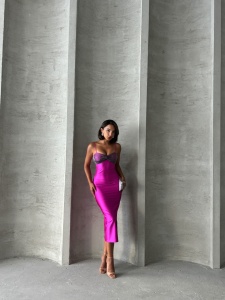 Rochie eleganta midi cu plasa acesorizata cu strasuri in zona sanilor - Img 3