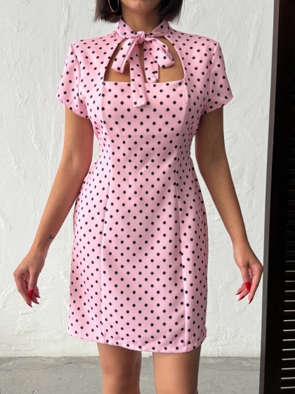 Rochie scurtă cu buline