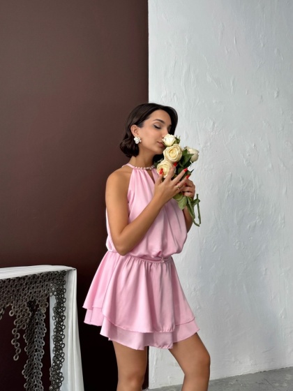 Rochie scurtă elegantă din satin cu volane accesorizata cu perlute - Img 2