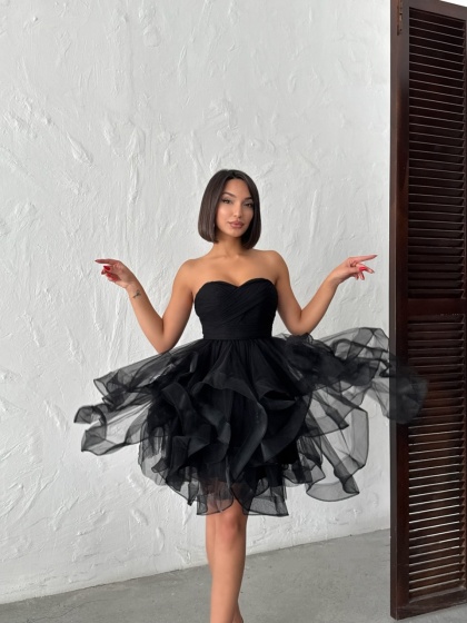 Rochie scurtă elegantă din tull bufantă