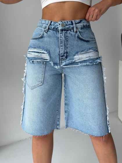Bermude din denim cu abraziuni în față, în zona buzunarelor