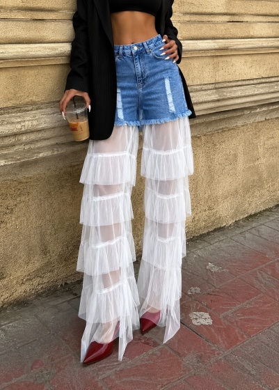 Blugi evazati elastici cu volane din tul