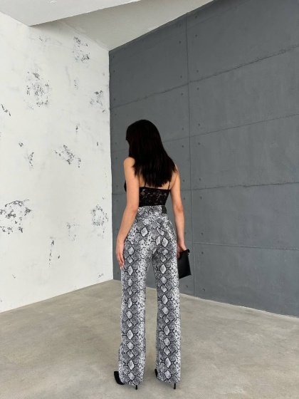 Blugi evazati print animal - Img 2