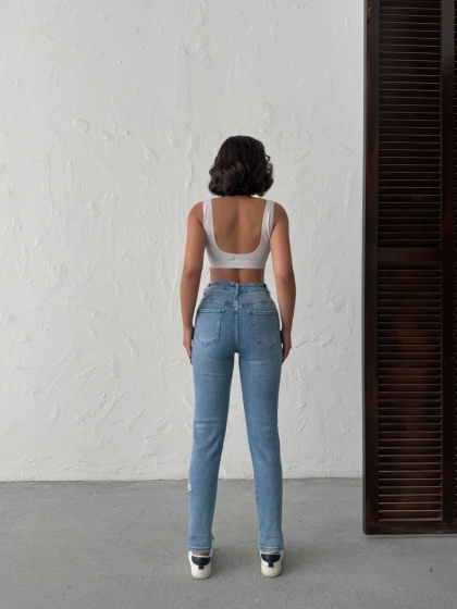 Blugi mom fit cu broderie florală - Img 3