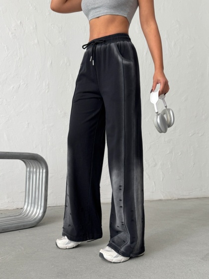 Pantaloni de trening evazat