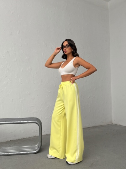 Pantaloni evazati cu detaliu dungi - Img 3