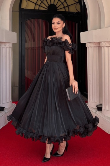 Rochie eleganta din satin creponat cu detaliu volan