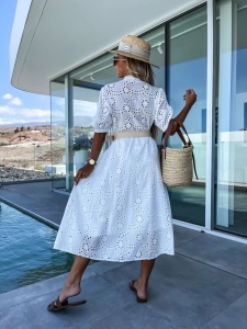 Rochie midi brodata cu nasturi si accesoriu curea - Img 3