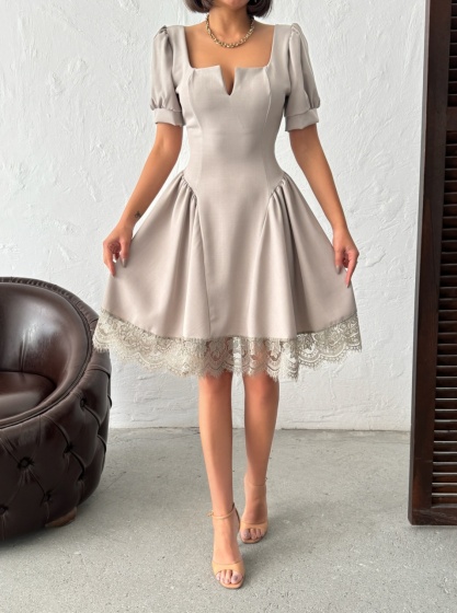 Rochie scurtă cu garnitura din dantela si funda la spate - Img 3