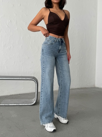 Blugi evazati cu rupturi si aplicatii din strasuri la spate - Img 7