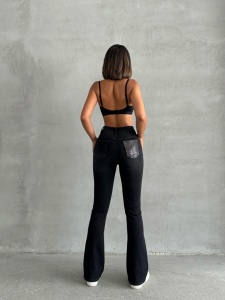 Blugi evazati elastici decorati cu strasuri pe posterior - Img 3