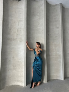 Rochie eleganta lunga cu detaliu transparent - Img 6