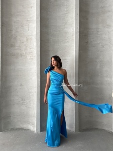Rochie eleganta lunga din satin cu accesoriu pampon - Img 9