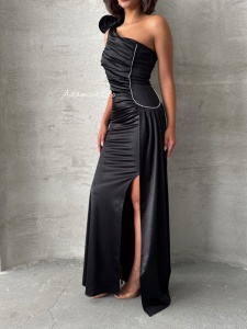 Rochie eleganta lunga din satin cu accesoriu pampon - Img 4