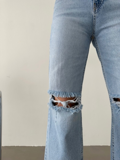 Blugi evazați cu rupturi - Img 3