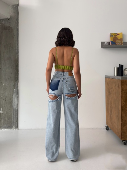 Blugi wide-leg cu rupturi pe posterior - Img 2