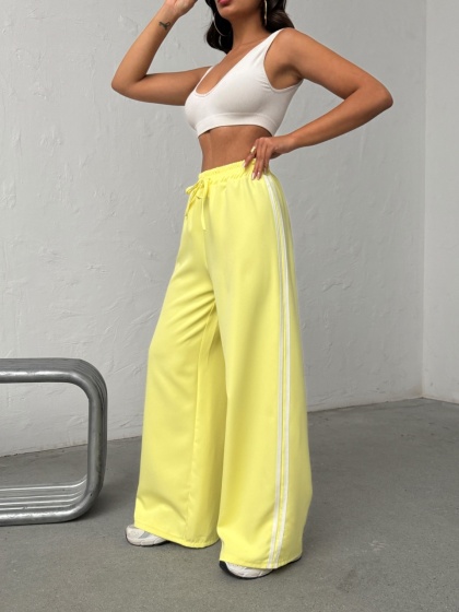 Pantaloni evazati cu detaliu dungi - Img 7