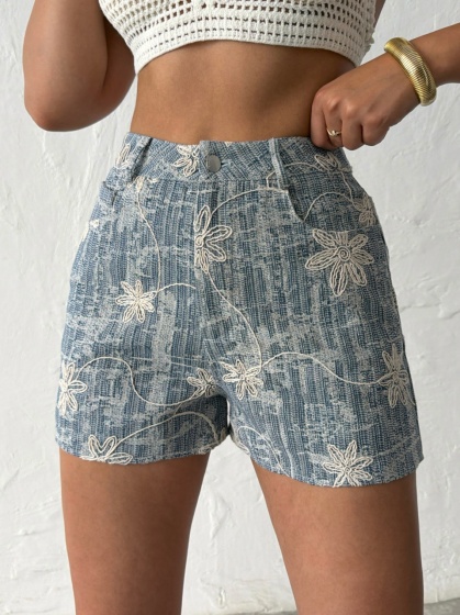 Pantaloni scurti cu broderie