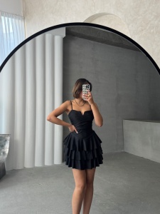 Rochie eleganta cu volane cu aplicatii din strasuri - Img 2