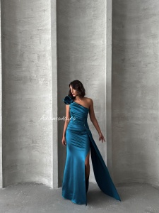 Rochie eleganta lunga din satin cu accesoriu pampon - Img 3
