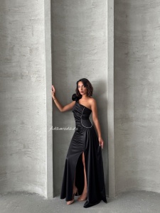 Rochie eleganta lunga din satin cu accesoriu pampon - Img 5