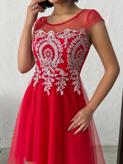 Rochie eleganta scurtă din tull cu insertii argintii