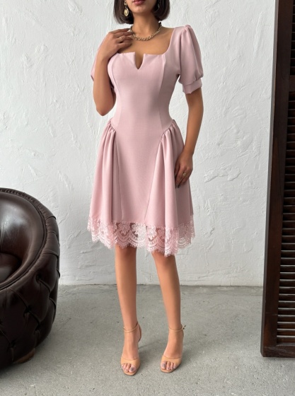 Rochie scurtă cu garnitura din dantela si funda la spate - Img 4