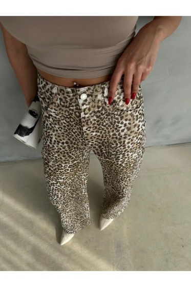 Blugi evazati animal print - Img 4