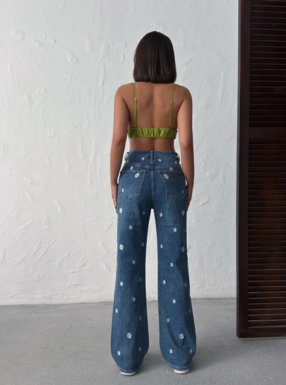 Blugi evazati cu design floral - Img 2