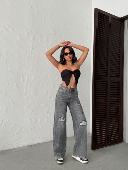 Blugi evazati cu rupturi si aplicatii din strasuri - Img 5