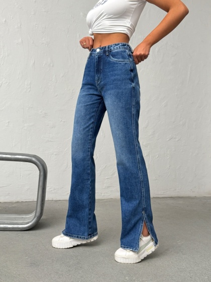 Blugi evazati desfacuti pe lateral