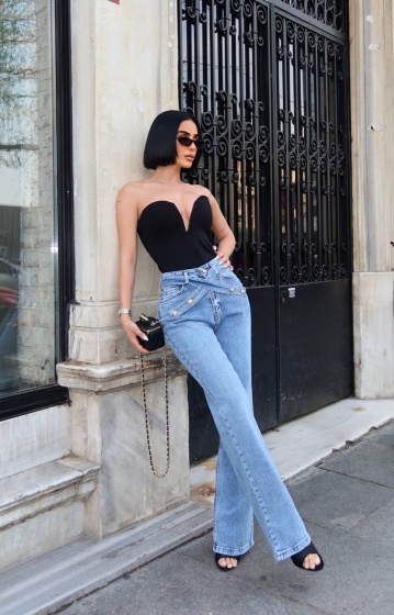 Blugi wide leg cu accesoriu tip curea