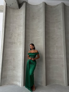 Rochie eleganta lunga cu detaliu transparent - Img 2