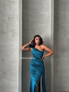 Rochie eleganta lunga din satin cu accesoriu pampon - Img 4