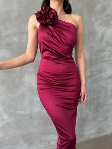 Rochie eleganta midi cu umarul gol accesorizata cu pampon - Img 4