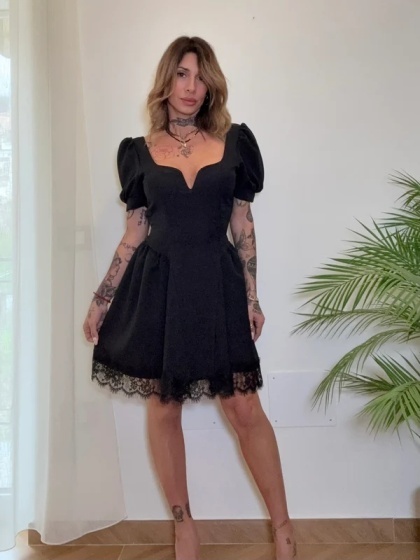 Rochie scurtă cu garnitura din dantela si funda la spate - Img 2