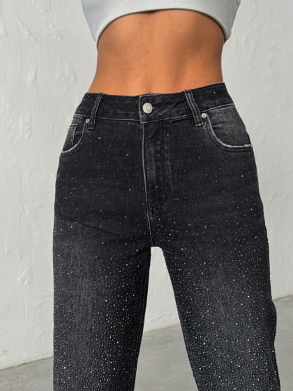 Blugi elastici cu aplicatii din strasuri