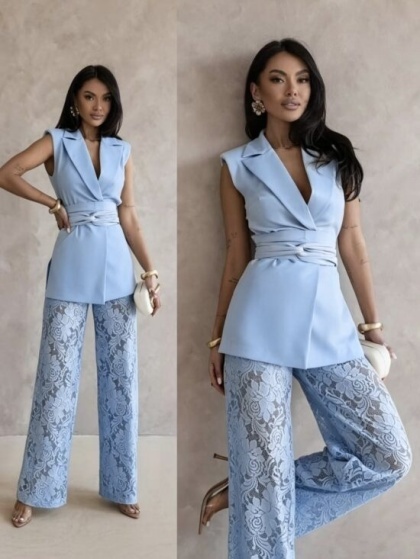 Costum cu pantalon din dantela si sacou lung